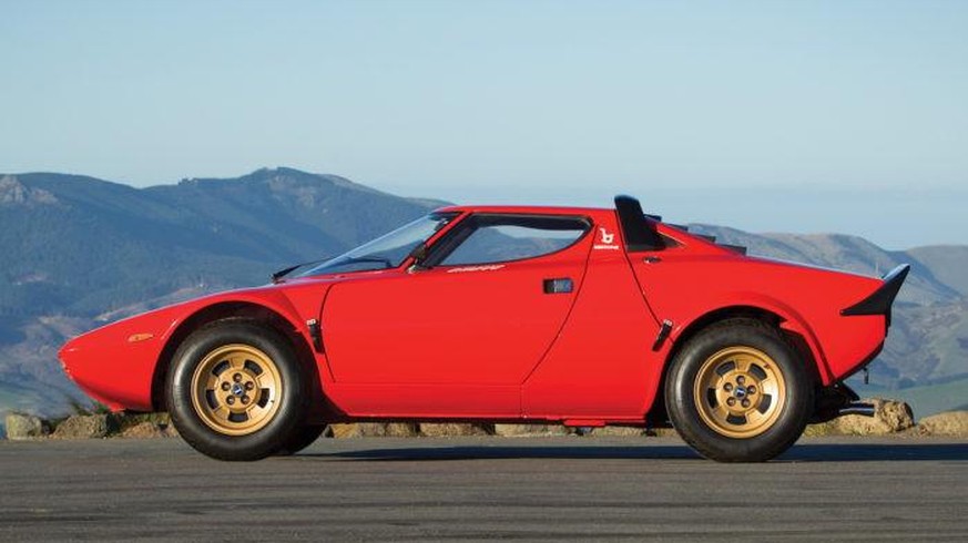 1974 Lancia Stratos 
auto design bertone rally motorsport
https://rmsothebys.com/en/auctions/mo14/monterey/lots/r227-1974-lancia-stratos-hf-stradale-by-bertone/181200