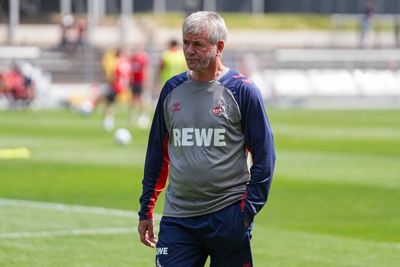 14.05.2025, xydrx, Fu�ball, Training, 1.FC K�ln, Gei�bockheim: Friedhelm Funkel Cheftrainer 1.FC K�ln Nordrhein-Westfahlen Deutschland *** 14 05 2025, xydrx, Football, Training, 1 FC K�ln, Gei�bockhei ...