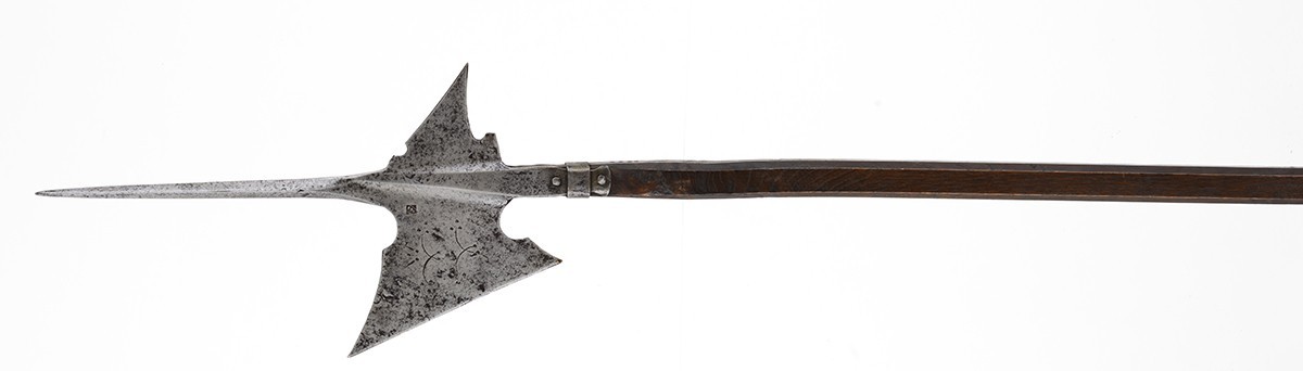 Halbarte aus dem Zeitraum 1540 bis 1586.
https://permalink.nationalmuseum.ch/100132667