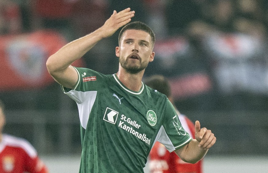epa13128914 St. Gallen's Tom Gaal celebrates after scoring the 2-1 goal during the UEFA Europa League Qualification soccer match between FC St. Gallen and SL Benfica, in St. Gallen, Switzerland,  ...