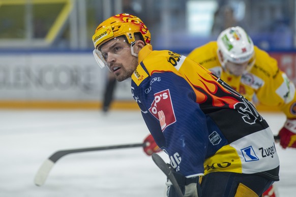 Anton Lander von Zug beim Eishockey Qualifikationsspiel der National League zwischen dem EV Zug und dem EHC Biel am Samstag, 20. November 2021 in Zug. (KEYSTONE/Urs Flueeler).