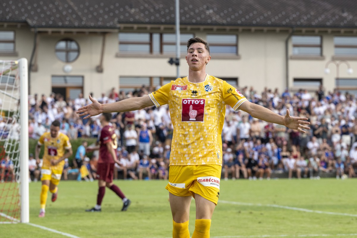 KEYPIX - Andrej Vasovic von Luzern feiert das Tor zum 3:0 beim Schweizer Cup der 1. Runde zwischen dem FC Perlen-Buchrain und dem FC Luzern vom Freitag, 15. August 2025 in Buchrain. (KEYSTONE/Urs Flue ...