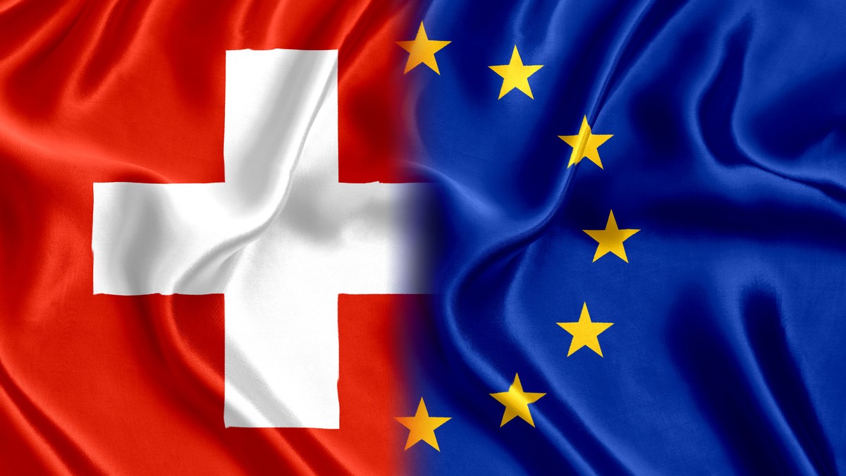 Schweiz EU Verhältnis Flaggen