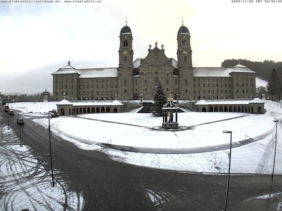 Einsiedeln Klosterplatz Schnee