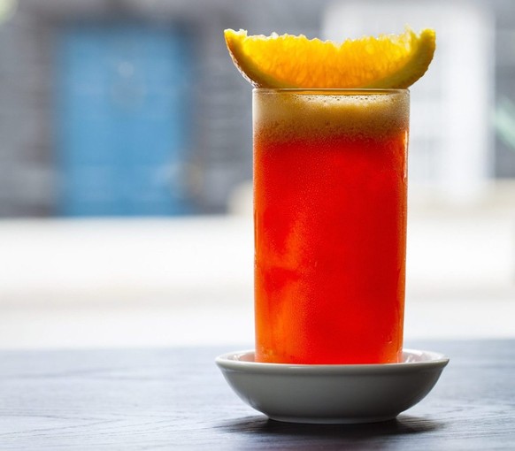 garibaldi cocktail campari orange trinken drinks alkohol http://allwomanday.ru/article/403311/kokteyl-garibaldi-retsept-i-osnovnyie-ingredientyi
