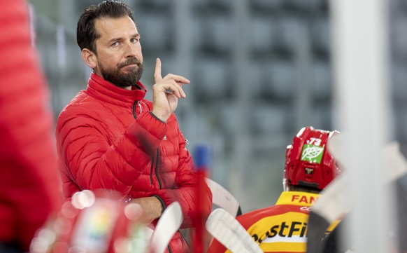 Biels Headcoach Lars Leuenberger waehrend einem Vorbereitungsspiel der National League zwischen dem EHC Biel und dem HC Davos, am Mittwoch 23. September 2020 in der Tissot Arena in Biel. (KEYSTONE/Mar ...