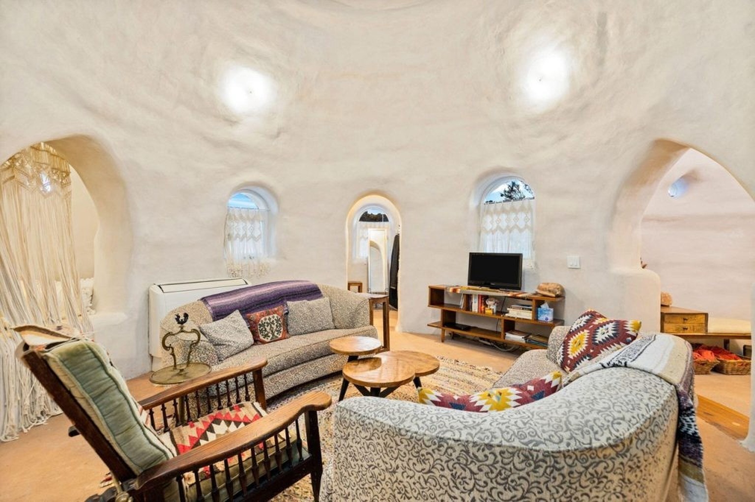 Wüstenzuhause Joshua Tree architektur liegenschaften immobilien Coldwell Banker / Zillow 
https://www.zillow.com/homedetails/6920-Bonita-Ave-Joshua-Tree-CA-92252/116212936_zpid/?