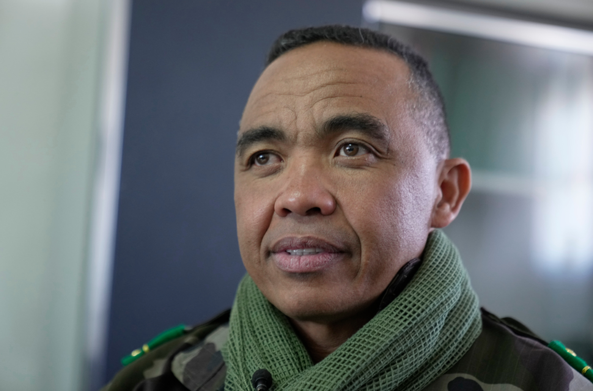 Oberst Michael Randrianirina von der Spezialeinheit Capsat kündigte am Dienstag die Machtübernahme durch das Militär an.