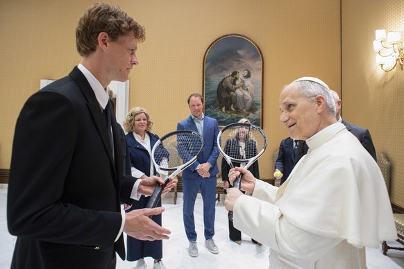 Italy&#039;s Jannik Sinner, left, shares a light moment with Pope Leo XIV on the occasion of their meeting at the Vatican, Wednesday, May 14, 2025. (Vatican Media via AP)
APTOPIX Vatican Pope Sinner