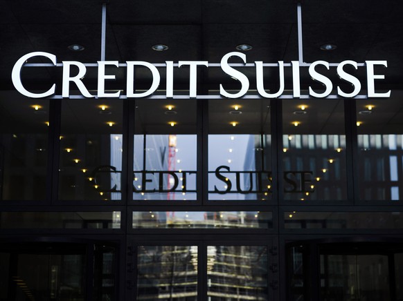 ARCHIV - QUARTALSZAHLEN CREDIT SUISSE -- Das Logo der Schweizer Bank Credit Suisse an einem Gebaeude in Zuerich Oerlikon, am Donnerstag, 10. Maerz 2022 in Zuerich. (KEYSTONE/Michael Buholzer)