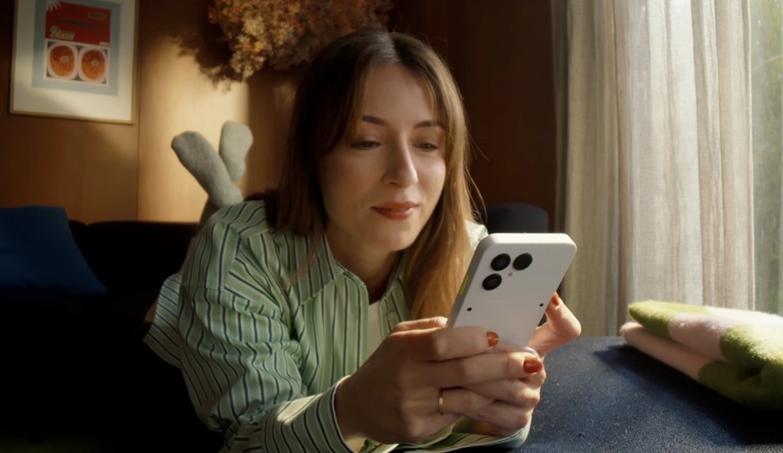 Das Fairphone 6 in Weiss (2025)