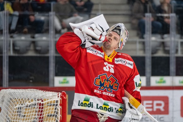 Torhueter Harri Saeteri (35, EHCB) im Eishockey Meisterschaftsspiel der National League zwischen dem EHC Biel und dem Lausanne HC, am Samstag, 06. Dezember 2025, in der Tissot Arena in Biel. (KEYSTONE ...