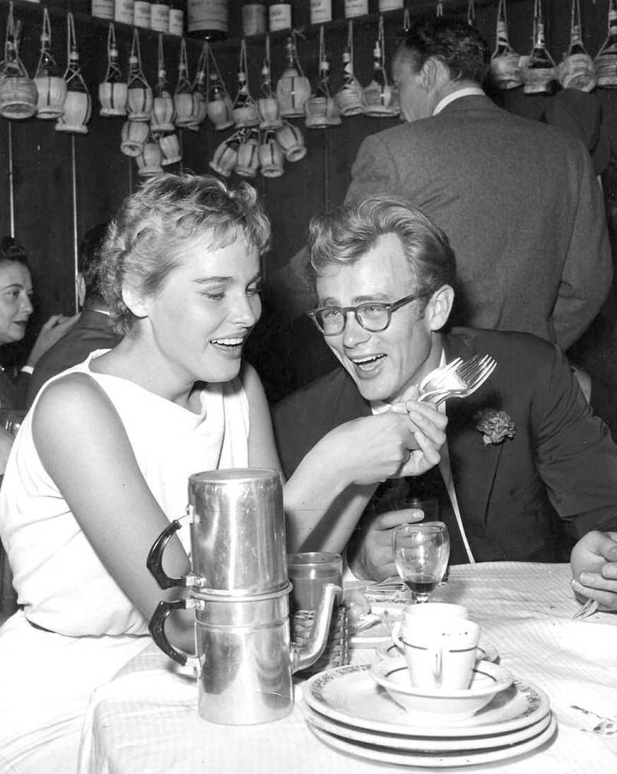 James Dean und Ursula Andress, 1955