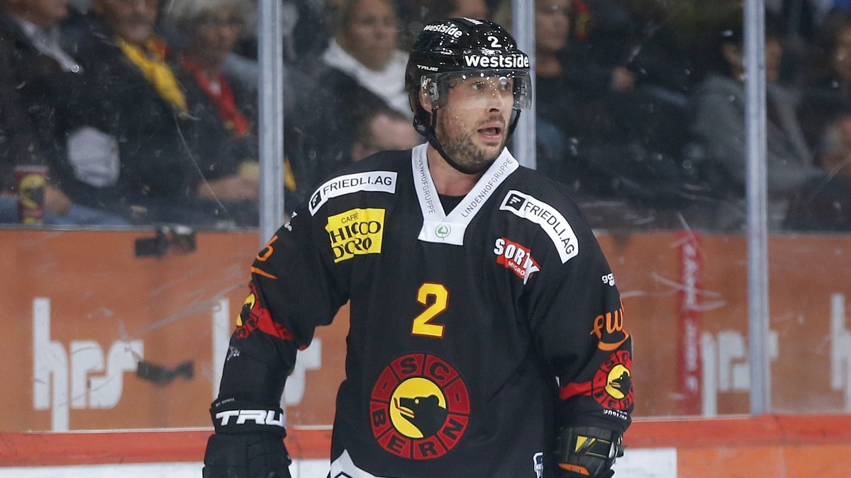 Berns Beat Gerber im Eishockey Meisterschaftsspiel der National League zwischen dem SC Bern und dem EV Zug, am Freitag, 10. September 2021 in der PostFinance Arena in Bern. (KEYSTONE/Peter Klaunzer)