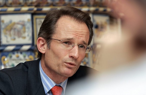 Lukas Haessig spricht bei ueber sein Buch &#039;Der UBS-Crash - Wie eine Grossbank Milliarden verspielte&#039; bei der Buchvernissage im Zunfthaus zur Saffran in Zuerich, am Montag, 9. Februar 2009. ( ...