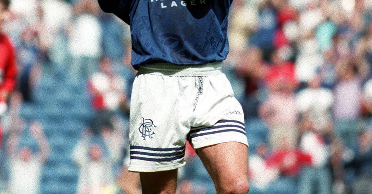 -Gazza-erh-lt-Morddrohungen-weil-er-einen-Fl-tenspieler-imitiert