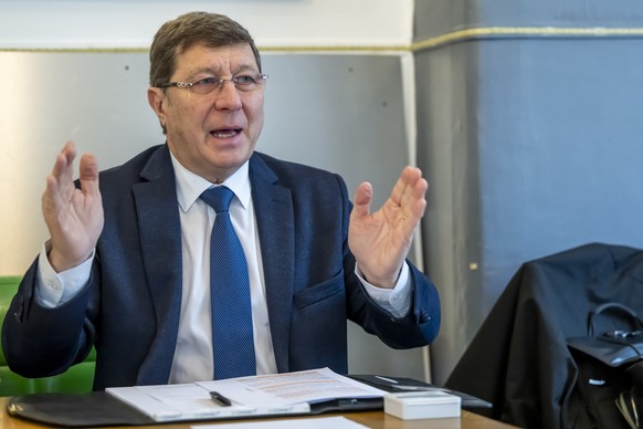 Mauro Poggia, conseiller aux Etats, s&#039;exprime lors d&#039;une conference de presse sur le lancement du Mouvement Citoyens Genevois (MCG) de l&#039;initiative legislative &quot;Garantir la souvera ...