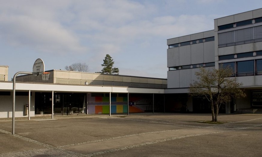 Das Känelmatt Schulhaus in Therwil.