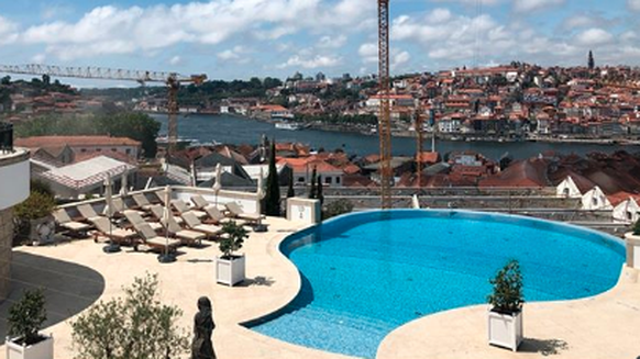 Die Aussicht aus dem Hotel der Schweiz in Porto.