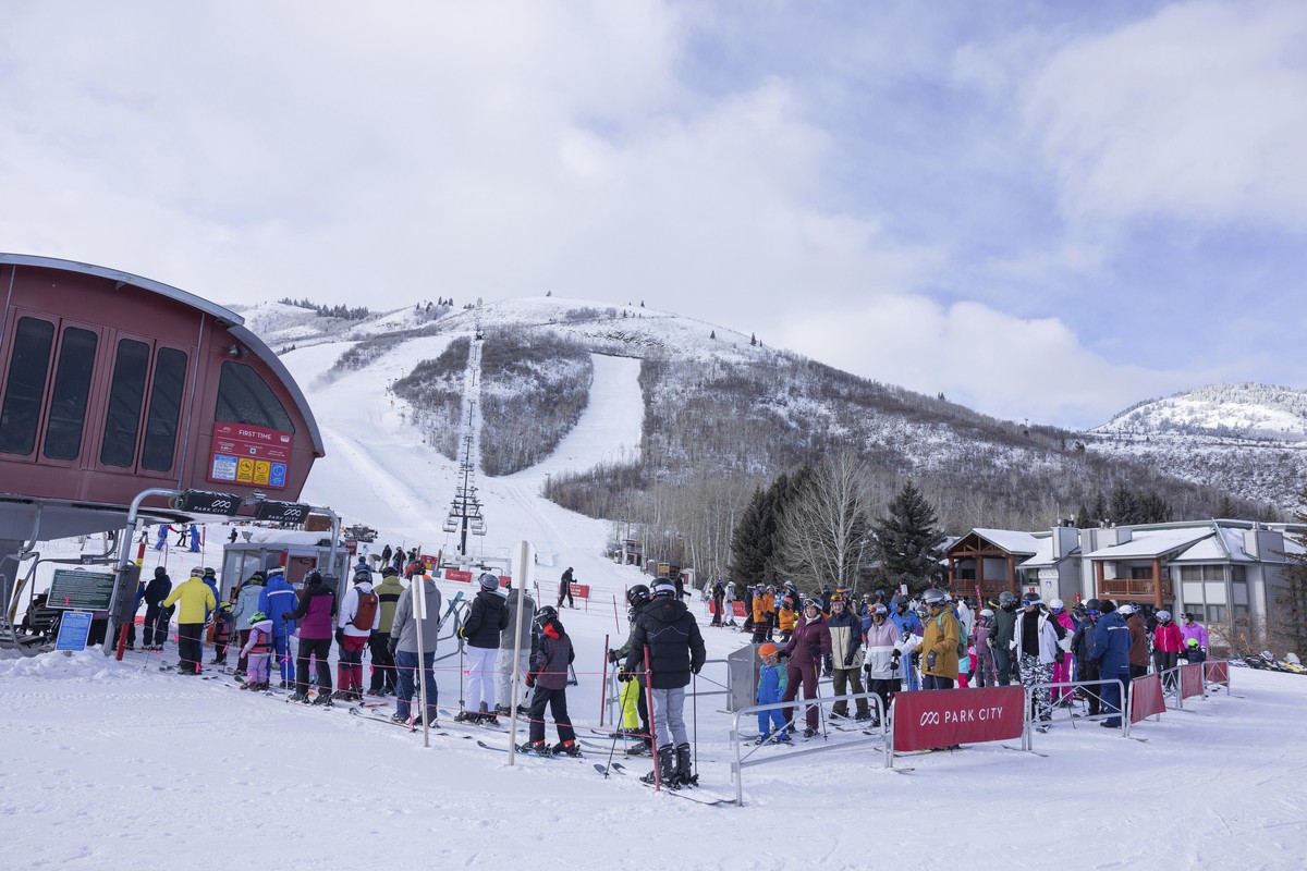 Park City Ski Resort lines and lifts are shut down due to the strike by the Park City Ski Patrol requesting livable wages in Park City, Utah, Tuesday, Jan 7. 2025. (AP Photo/Melissa Majchrzak)
Park Ci ...