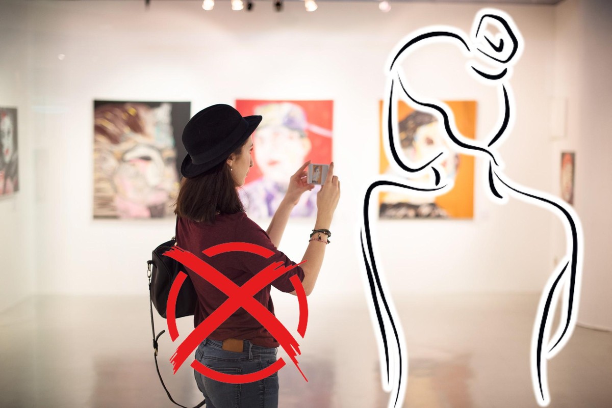 Une exposition à Lyon demande à ses visiteurs de laisser leurs vêtements au vestiaire.