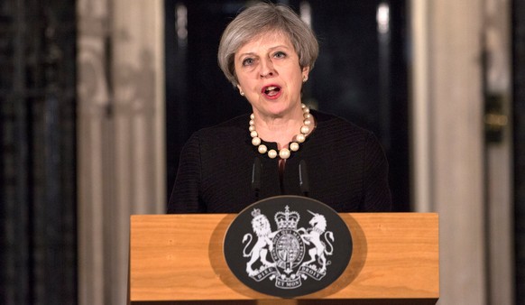 Theresa May bestätigte am Abend, dass es sich beim Angreifer um einen Einzeltäter handelte.