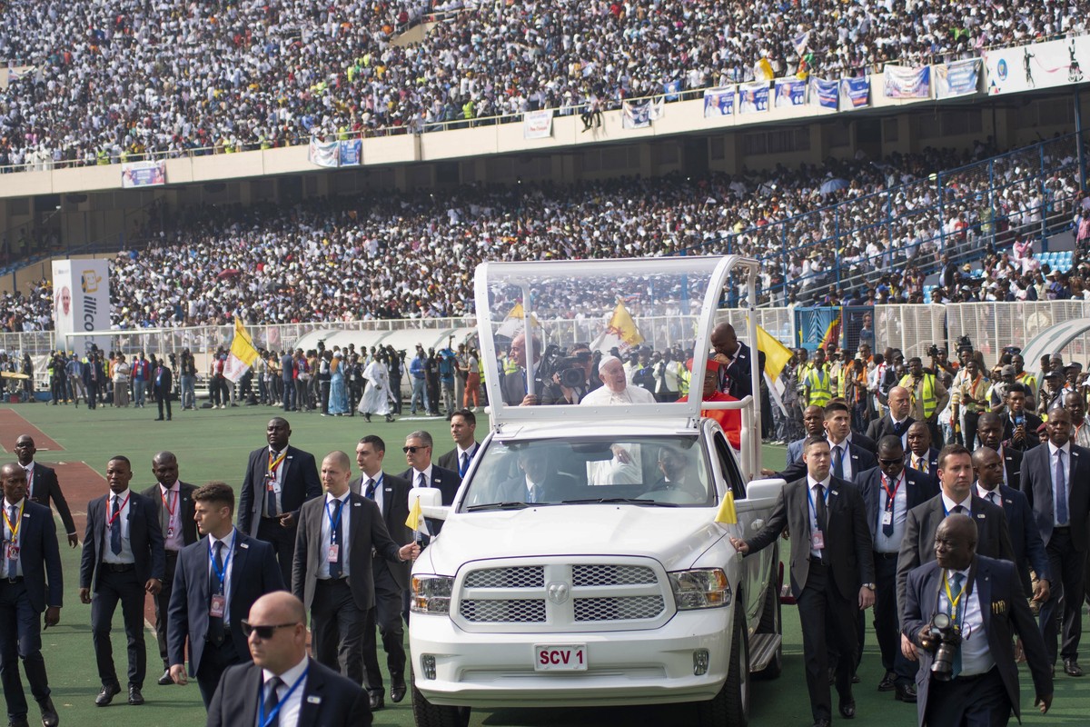Le pape François est actuellement à Kinshasa, au Congo, avec une autre «pape-mobile».