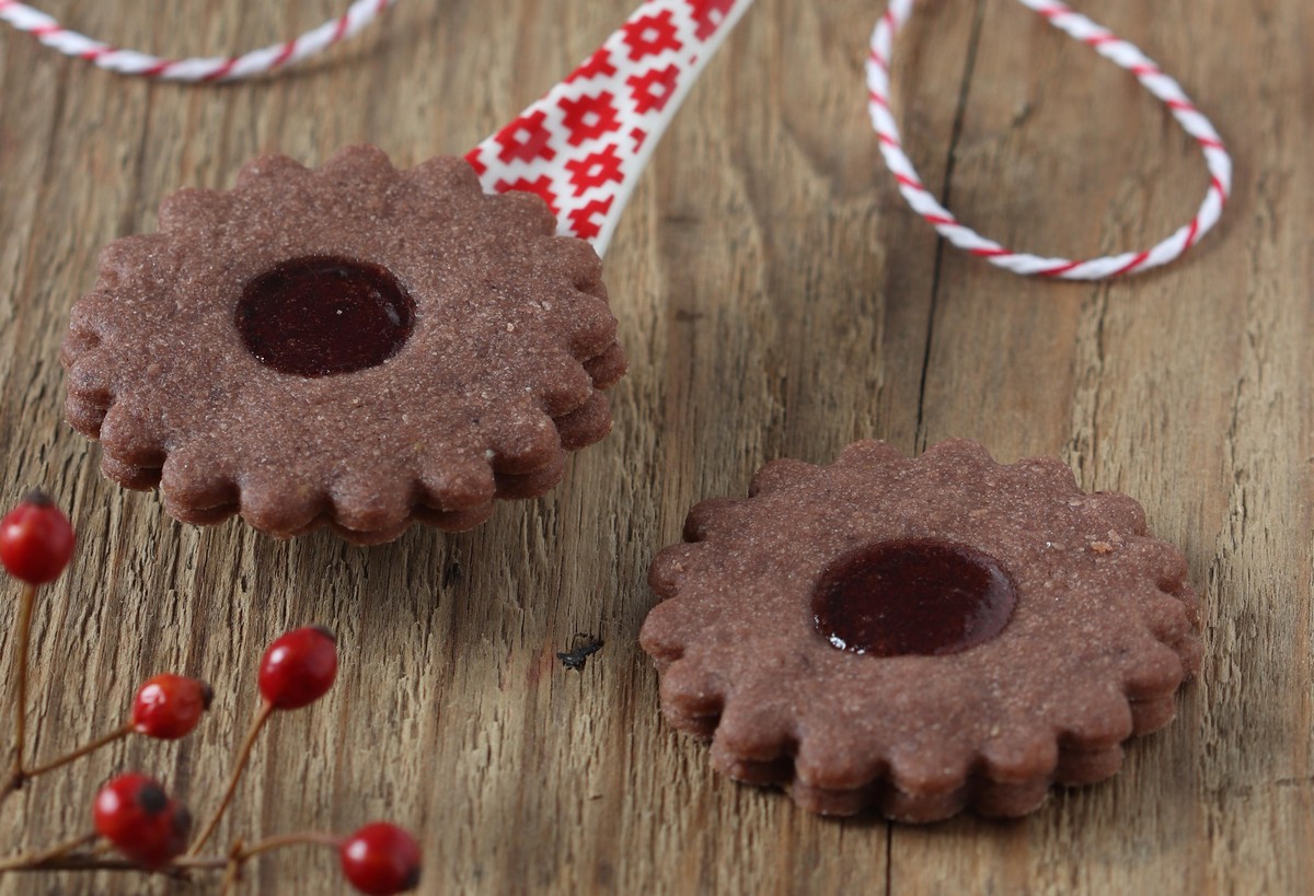 Spitzbuben mit Schokolade, Weihnachtskekse, Weihnachten, Plätzchen, Guetzli