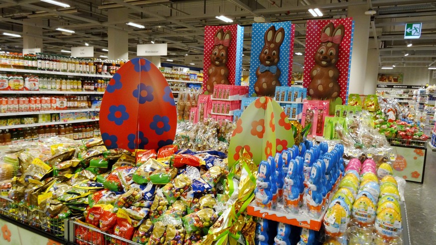 Anton Geisser 06.03.2024 Ostern,Suessigkeiten,Brauchtum. Bild : Halba Osterhasen Suessigkeiten *** Anton Geisser 06 03 2024 Easter,sweets,customs picture Halba Easter bunny sweets