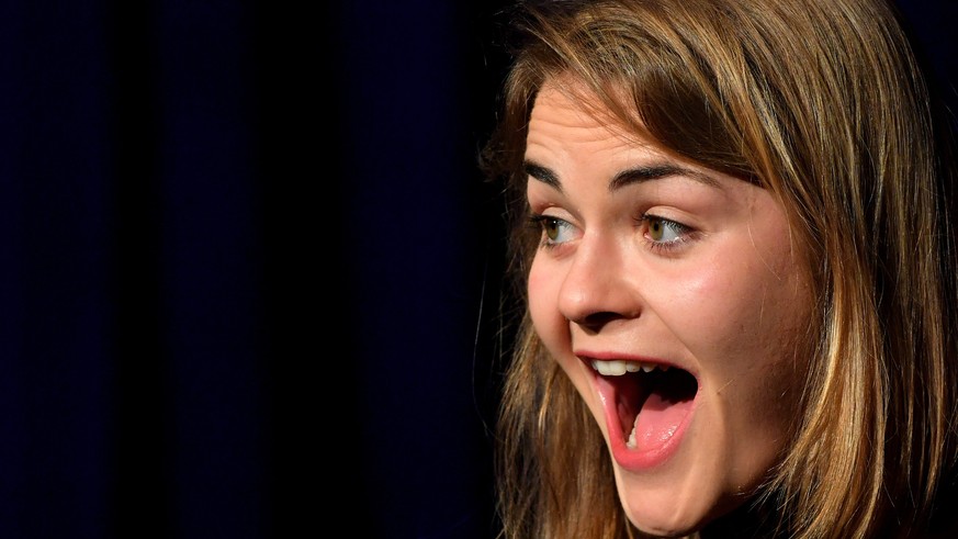 epa06264259 Swiss comedian Hazel Brugger performs during the &#039;Cologne Comedy Festival&#039; in Cologne, Germany, 13 October 2017. The international festival runs from 12 to 28 October. EPA/SASCHA ...