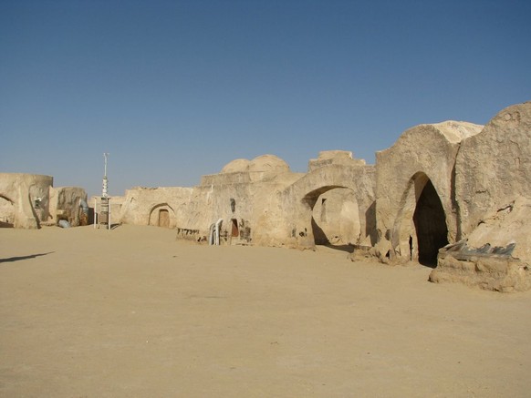 star wars tattoine tunesien filmsets http://www.panoramio.com/photo/10099369