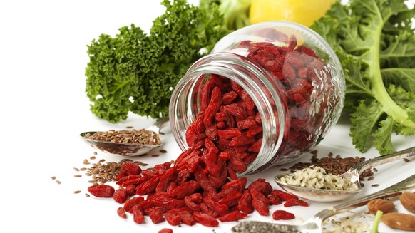 superfood goji beeren chia samen federkohl kale acai bollocks food essen gesundheit clean