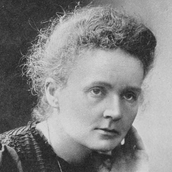 Marie Curie auf dem offiziellen Nobelpreisfoto von 1911
https://de.wikipedia.org/wiki/Marie_Curie#/media/Datei:Marie_Curie_(Nobel-Chem).jpg