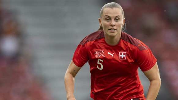 Swiss&#039; Noelle Maritz during an international friendly test match between the national soccer team of Switzerland and England, at the Letzigrund stadium in Zurich, Switzerland, Thursday, June 30,  ...