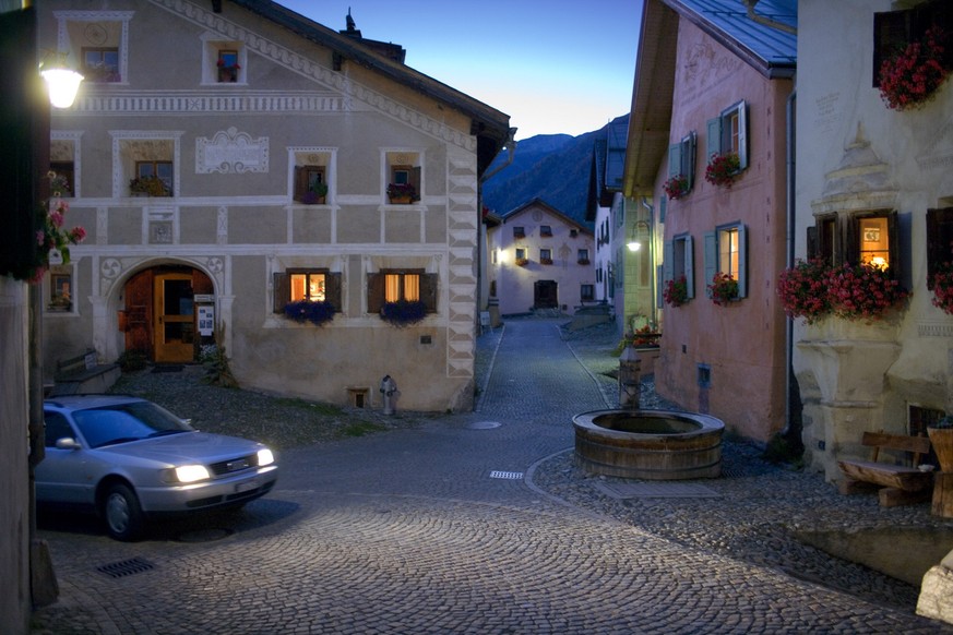 Im verzweigten Graubünden spielt das Auto eine wichtige Rolle. Trotzdem hat es die Milchkuh-Initiative schwer.