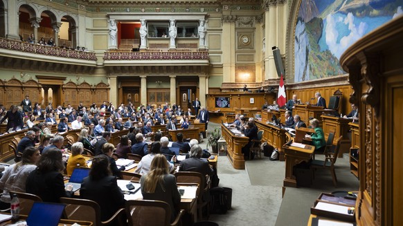 Nationalraete stimmen ab waehrend der Debatte um den Voranschlag 2026 mit integriertem Aufgaben- und Finanzplan 2027-2029, waehrend der Wintersession der Eidgenoessischen Raete, am Montag, 8. Dezember ...