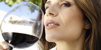Du trinkst Alkohol und hast Angst vor Demenz? Dann ist das hier eine gute Nachricht
