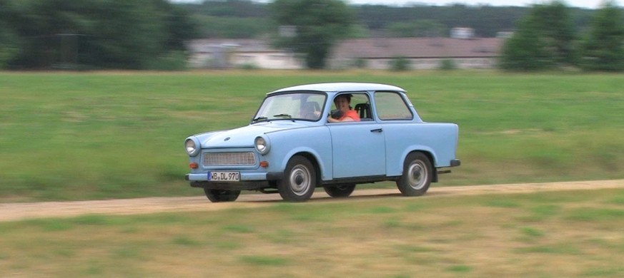 trabant 602 601 DDR ostdeutschland ostalgie kommunismus auto https://www.youtube.com/watch?v=GAKAvRiEG04