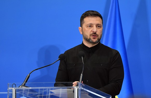 epa12229990 President of Ukraine Volodymyr Zelensky delivers a speech during an Ukraine Recovery Conference 2025 at Convention Center La Nuvola, in Rome, Italy, 10 July 2025. EPA/FABIO CIMAGLIA