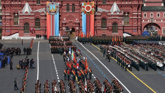 Feierlichkeiten am Tag des Sieges in Russland, Parade in Moskau Russia WWII Victory Day Parade 8428494 09.05.2023 Russian servicemen march during a Victory Day military parade, which marks the 78th an ...