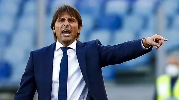 epa09229615 (FILE) - Inter's coach Antonio Conte gestures during the Italian Serie A soccer match SS Lazio vs FC Inter at Olimpico stadium in Rome, Italy, 04 October 2020 (re-issued on 26 May 2021). O ...