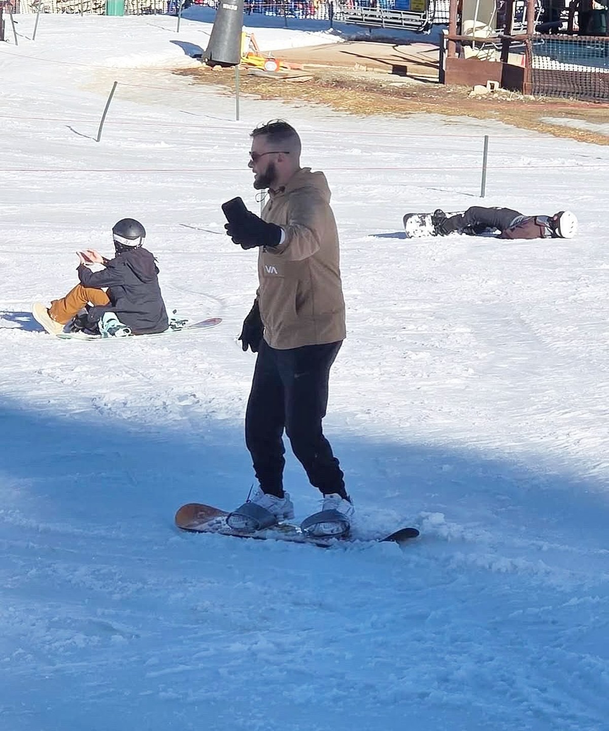 Die lustigsten fails der Woche: Snowboarder mit Schuhen