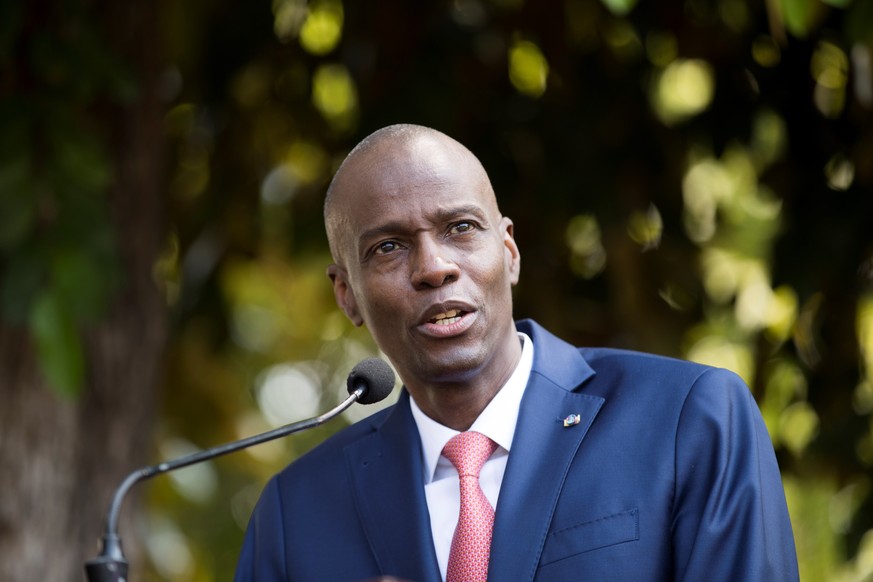 epaselect epa09328107 (FILE) - Haitian President Jovenel Moise speaks to the press in the gardens of the National Palace, in Port-au-Prince, Haiti, 15 October 2019 (reissued 07 July 2021). According t ...