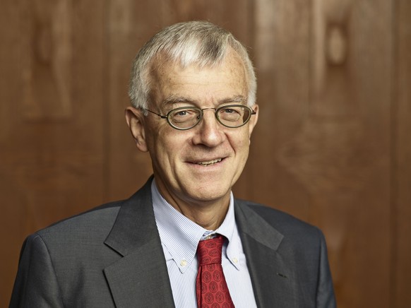 Felix E. Mueller, chief editor of the NZZ am Sonntag, in the committee room at the Falkenstrasse in Zurich, Switzerland, on May 22, 2015. (KEYSTONE/Christian Beutler)

Felix E. Mueller, Chefredaktor d ...