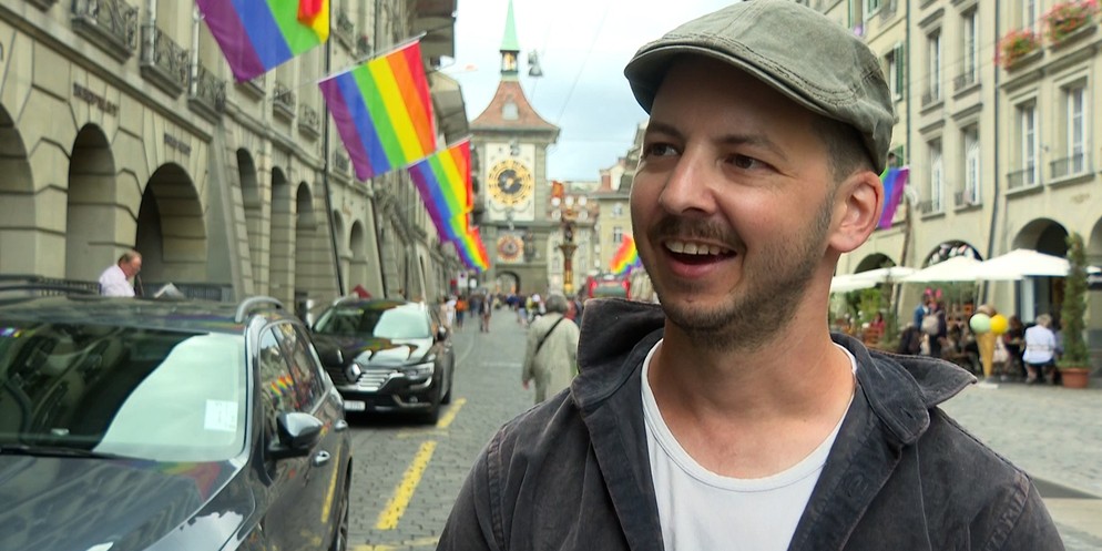 Ein Meer aus Regenbogenfahnen dominiert anlässlich der EuroGames die Berner Altstadt. Im Netz stösst das nicht nur auf Begeisterung. Wegen homophober Kommentare musste die Stadt sogar die Kommentarspa ...