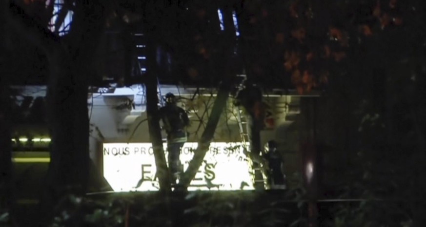Video: Hier stürmt die Polizei das Bataclan