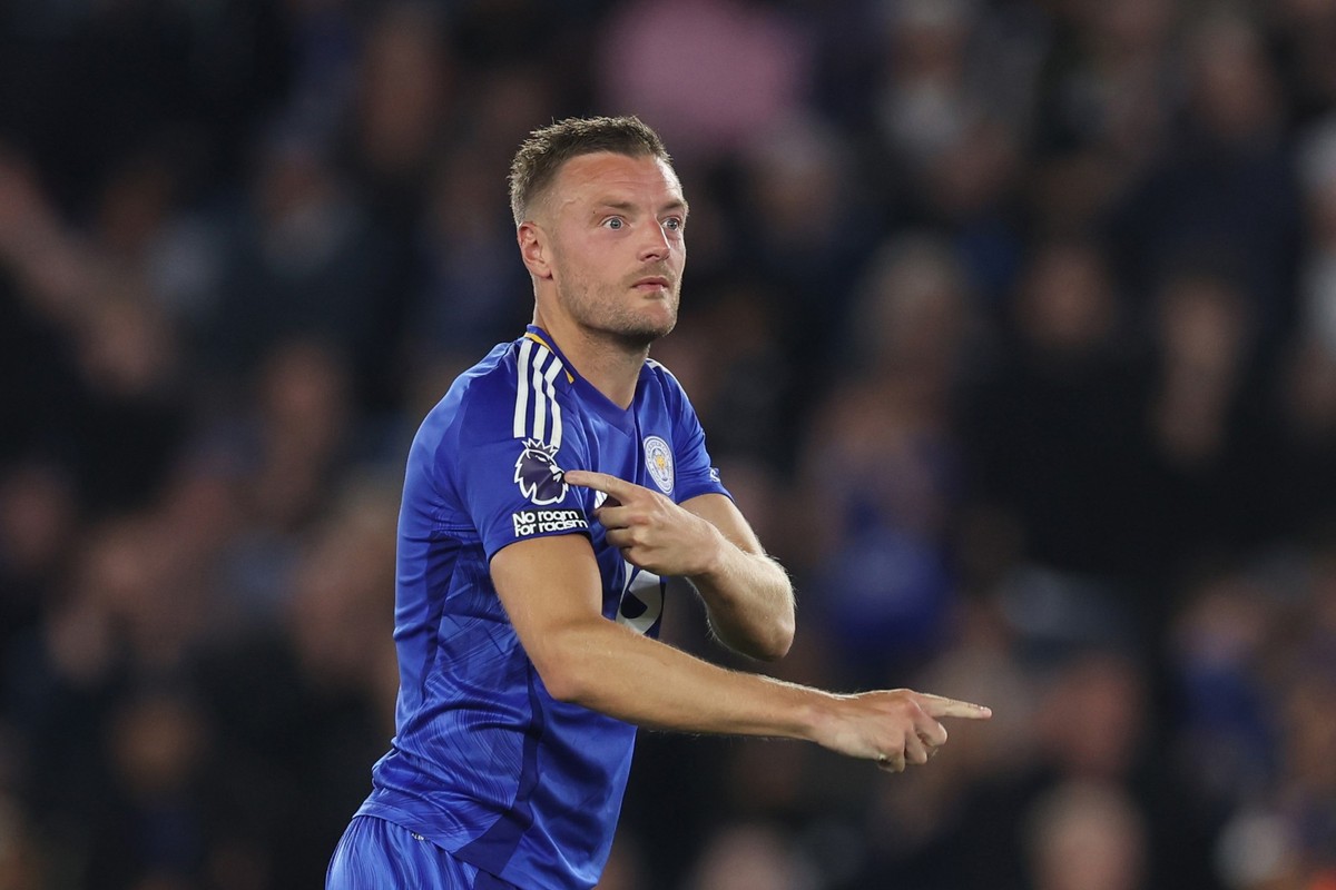Jamie Vardy n'a pas hésité à chauffer les supporters des Spurs. (Photo by Catherine Ivill - AMA/Getty Images)