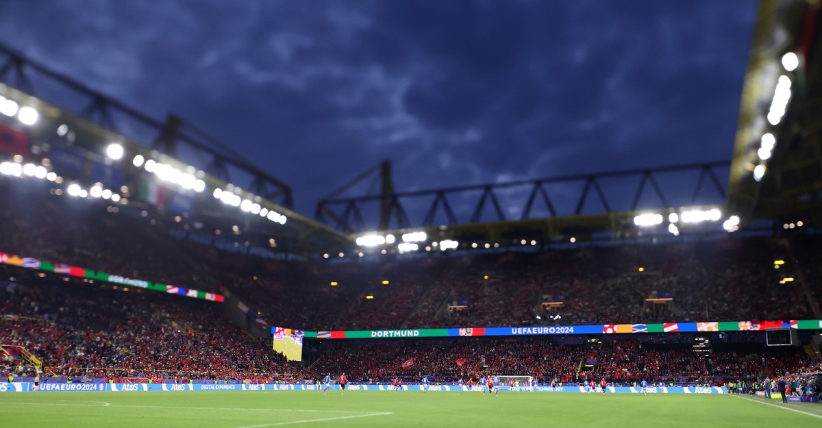 epa11413711 General view of the stadium during the UEFA EURO 2024 group B soccer match between Italy and Albania, in Dortmund, Germany, 15 June 2024. EPA/CHRISTOPHER NEUNDORF