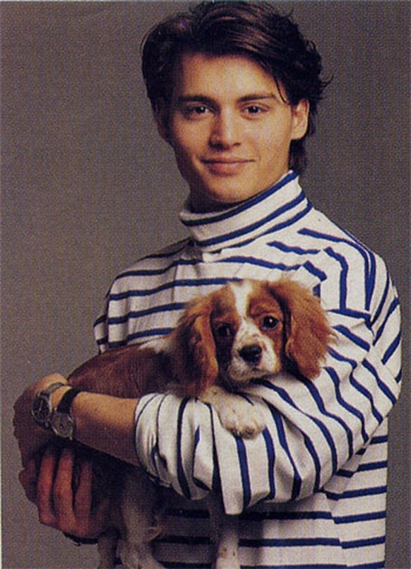 Johnny Depp mit Hündchen.