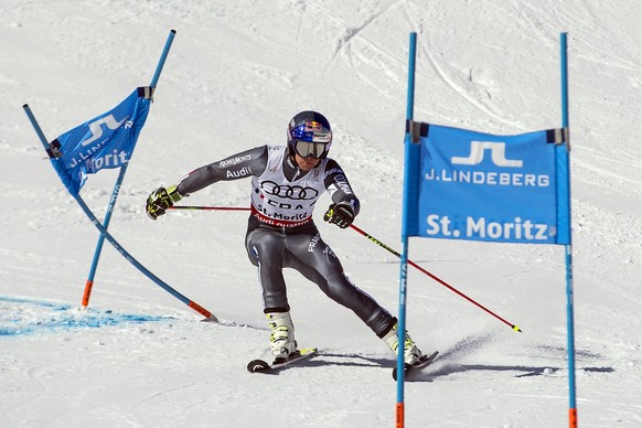 epa05792736 Alexis Pinturault of France in action during the round of 16 of the Nations Team Event at the 2017 FIS Alpine Skiing World Championships in St. Moritz, Switzerland, 14 February 2017. EPA/J ...